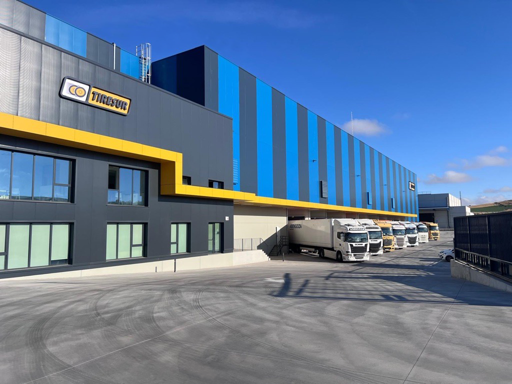 Tiresur refuerza su liderazgo en distribución de neumáticos gracias a su almacén de Burgos